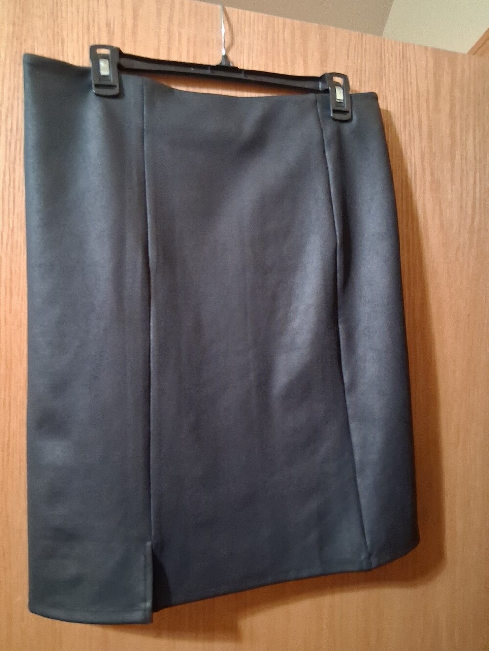 NYDJ (Not Your Daughter's Jeans) Pull-On Classic Black Faux Leather Pencil Skirt